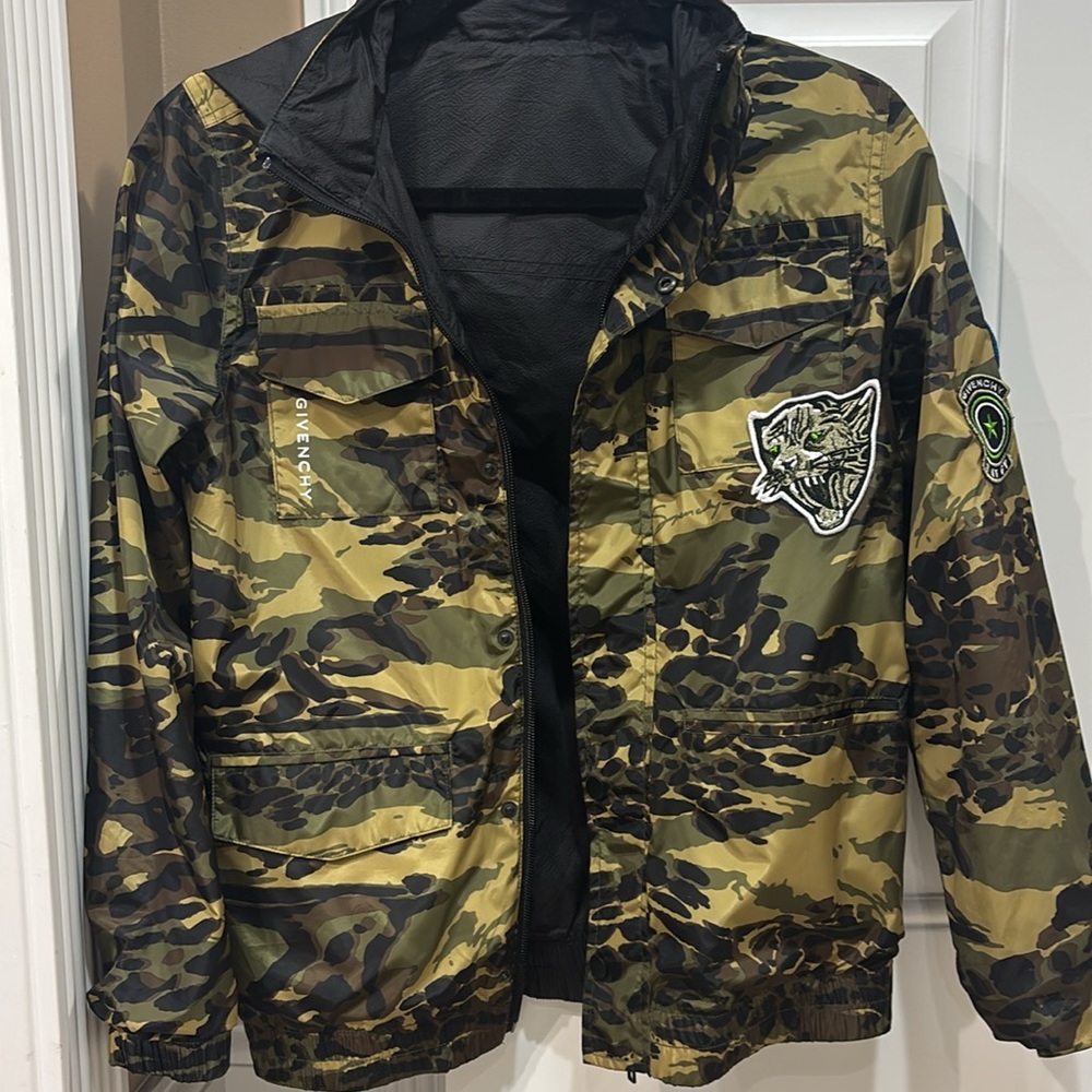 Boys Givenchy Black reversible jacket - Picture 2 of 5